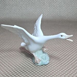 LLADRO GOOSE TAKING FLIGHT #1265 SPAIN